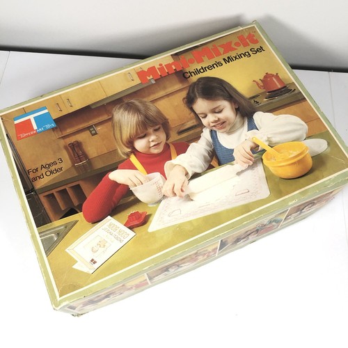 Vintage Tuppertoys von Tupperware Mini Mix It Backset verpackt Kinder 1979