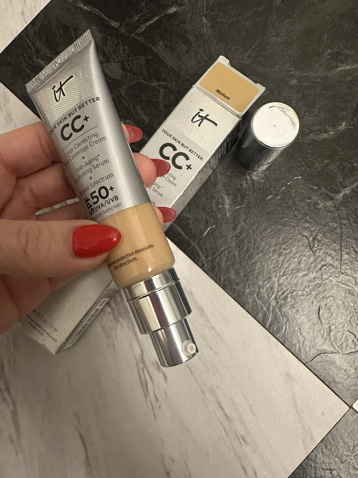 Neu mit Karton IT Cosmetics CC+ farbkorrigierende vollflächige Creme LSF 50+ Medium 1,08 Unzen - Bild 2 von 4