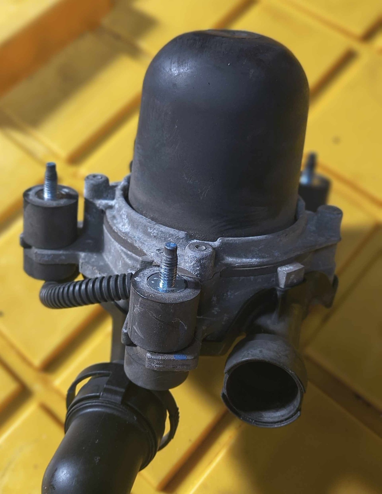 09 BENTLEY CONTINENTAL Air Pump