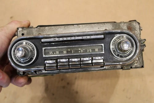 1959 OLDSMOBILE AM WONDERBAR RADIO STARFIRE DYNAMIC 88 98 WITH KNOBS RARE USA