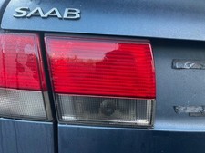 SAAB 9-3 I YS3D LINKE RÜCKLEUCHTE 5D MOTORHAUBE + LAMPENEINSATZ / AU 23545