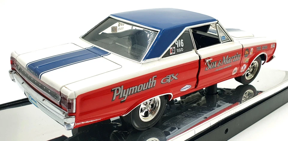 Highway 61 1/18 Scale 50026 - 1967 Plymouth Superstock 440 GTX Sox & Martin - Image 2 of 4