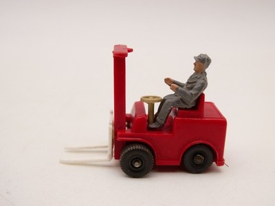 1:87  Wiking   117   /   Gabelstapler