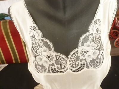 jolie combinaison & fond de robe vintage jolie dentelle T 46 fait 48