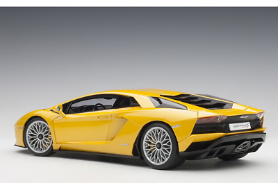 AUTOart 1/18 car 79132 Lamborghini Aventador S New Giallo Orion