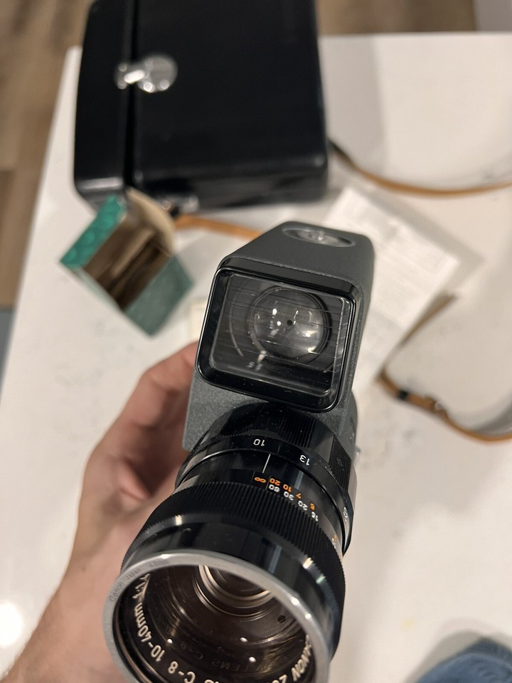 Canon Reflex Zoom 82 8mm Movie Film Camera With Canon C8 Grip And