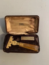 Schick Eversharp Vintage Razor 1940s Butterscotch Handle Gem Tin Case USA