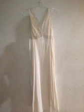 VTG Cream,Vanity Fair,,Long Nightgown w/Lace Detail, Whimsy 