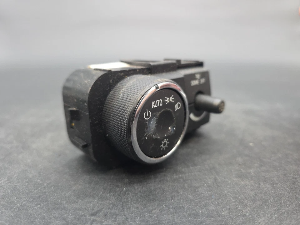 Interruptor de luz atenuador de faros automático Chevrolet Traverse 2009-2017 25779037 X24-812 Foto 2 de 4