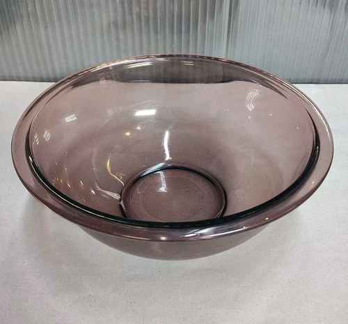 Vintage Pyrex Cranberry Amethyst 10" 2.5L Mixing Bowl 325