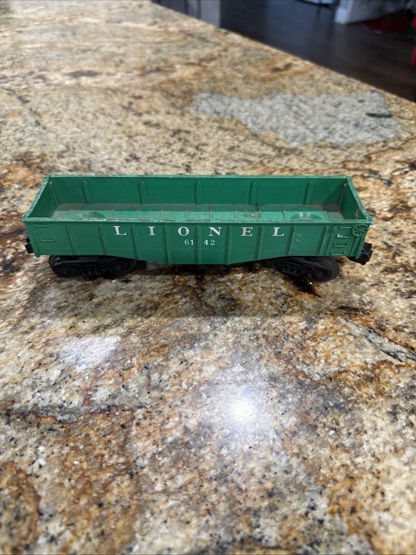Vintage O27/O-Gauge Lionel Green 6142 Gondola Car 8" Long no box  USED
