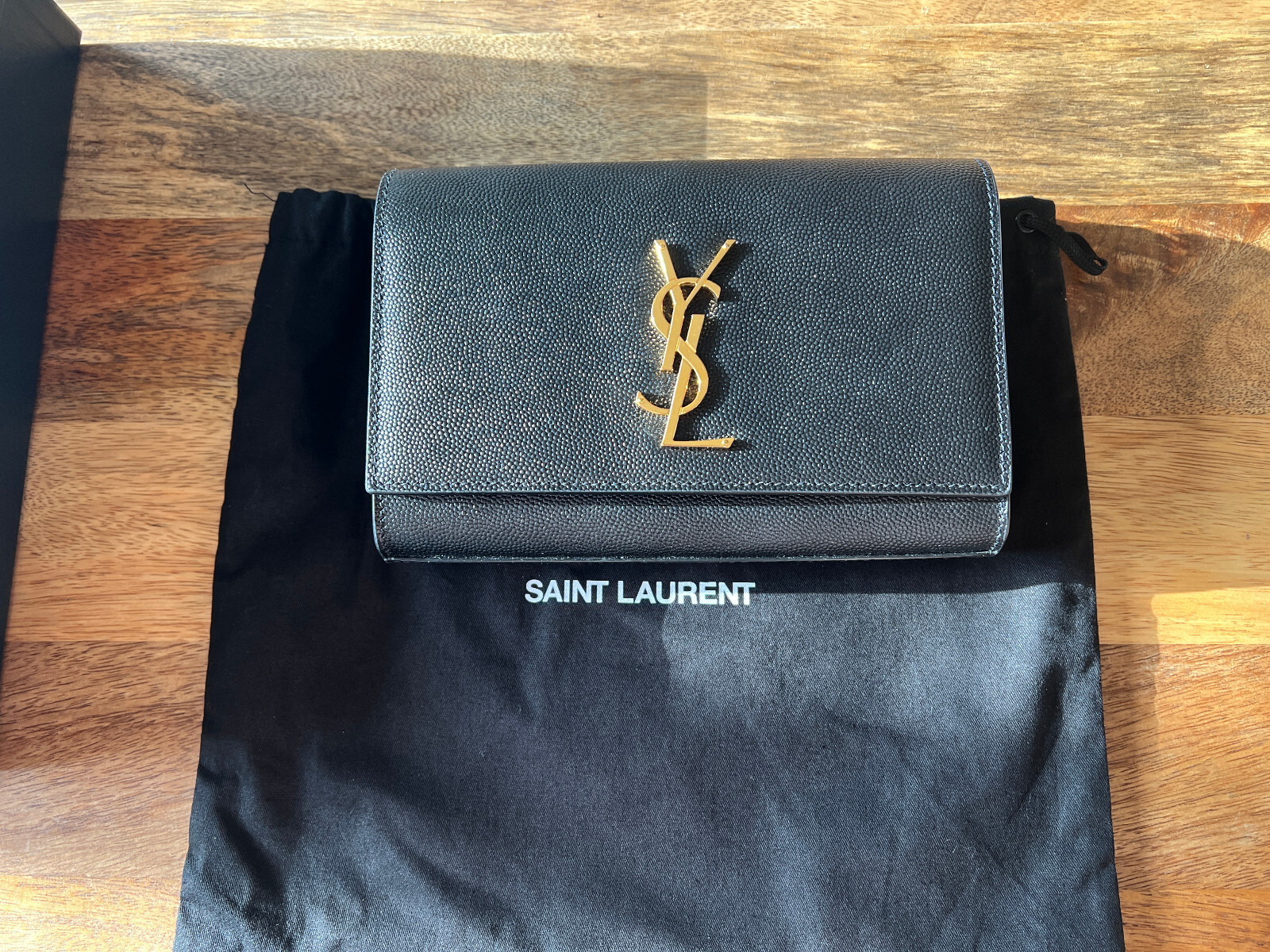 Borsa da cintura Yves Saint Laurent Kate in pelle goffrata Grain de Poudre
