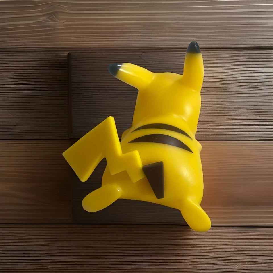 Linda mini lámpara de cabecera de juguete brillante para niños Pokemon Pikachu luz nocturna Foto 3 de 4