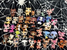 HUGE LPS LOT OVER 30 FIGURES LITTLEST PET SHOP TOYS ACESSORIES