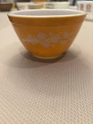 Pyrex Butterfly Gold Bowl #401 1.5PT 750 ml Vintage Nice Condition