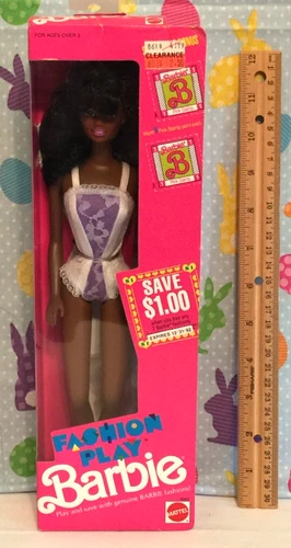 VINTAGE 1990 Mattel  Fashion Play BARBIE      (A4)