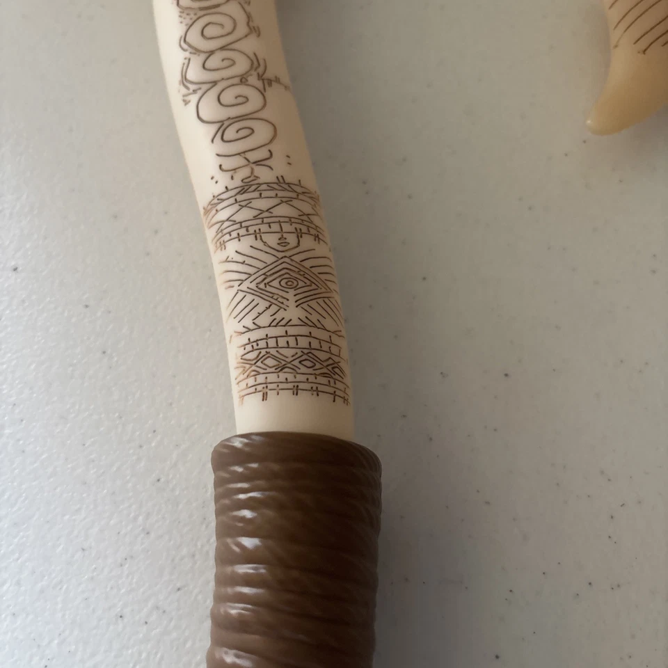 Disney Moana Maui’s Plastic Magical Fish Hook 20" Lights Only Version Works - Image 4 of 4