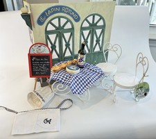 Muffy Vanderbear PARIS BISTRO Backdrop, Table, Chairs, Menu Board, Food, Apron 