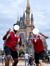 WALT DISNEY WORLD CAST MEMBER MAIN STREET USA UNIFORM RED VEST MEDIUM