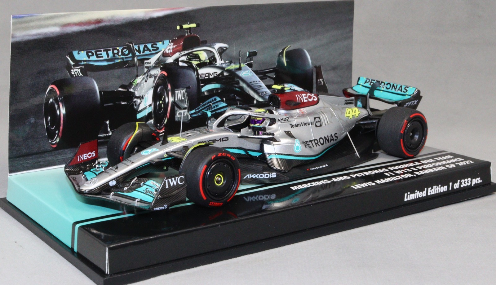 Minichamps Mercedes-AMG F1 W13 E Bahrain GP 2022 Lewis Hamilton 447220144 NEW