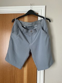 Mens Greg Norman light grey golf shorts waist size 32