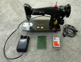 201 Singer Sewing Machine June 25 1941 Leather Fabric AF997734 Tested Working