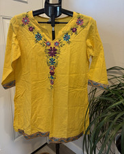 Galeria Hindu Women s Yellow Embroidered Woven Cotton Kurta/Kurti Size M