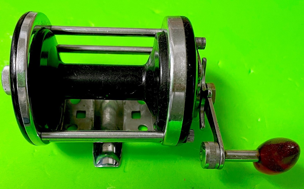 castomatic fishing reel Rare Quaker City Gear Wks Outdoor Products Surf Castomatic Fishing Reel