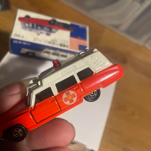 Tomica F60 Cadillac Ambulance Cheap 140 Yen Postage 80 Instead Of Regular 220 - Picture 3 of 12