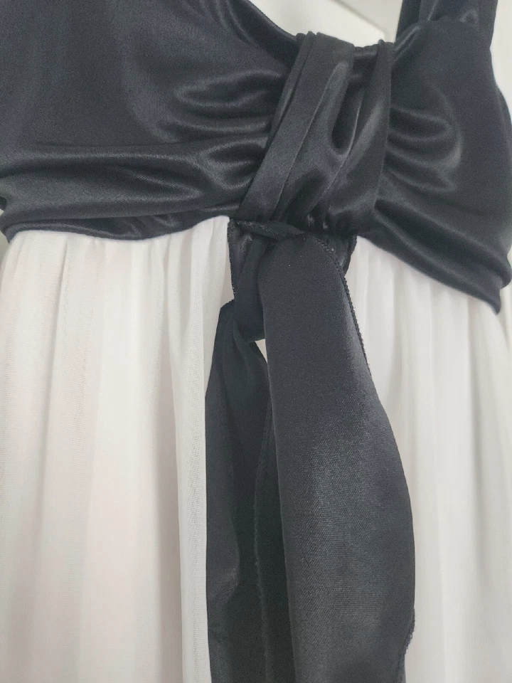 Vestido blanco y negro para niñas talla 12 de MyMichelle Foto 3 de 4