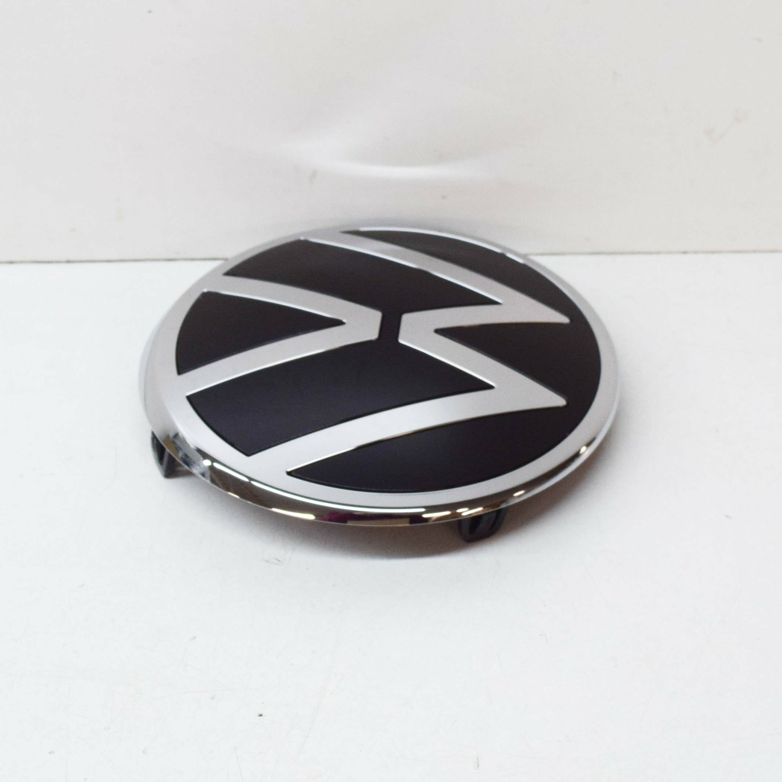 NEW VOLKSWAGEN ARTEON FRONT VW EMBLEM BADGE 5H0853601DDPJ 5H0-853