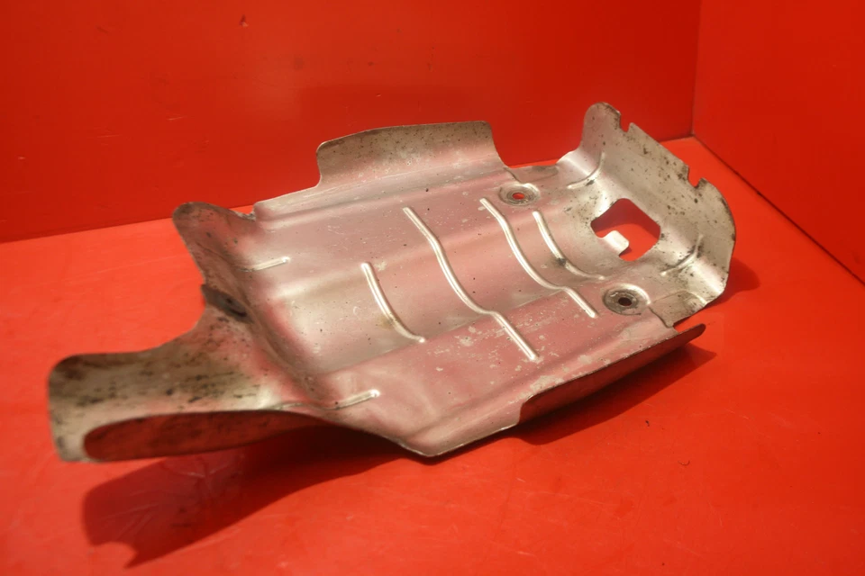 SUZUKI GSR600 GSR 600 UNDER SEAT EXHAUST HEAT SHIELD FAST POSTAGE - Image 2 of 4