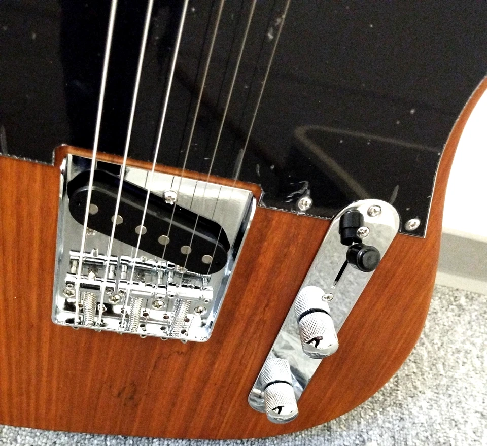 E-Gitarre 4/4  im  braune Farbe (matt) - Bild 4 von 4