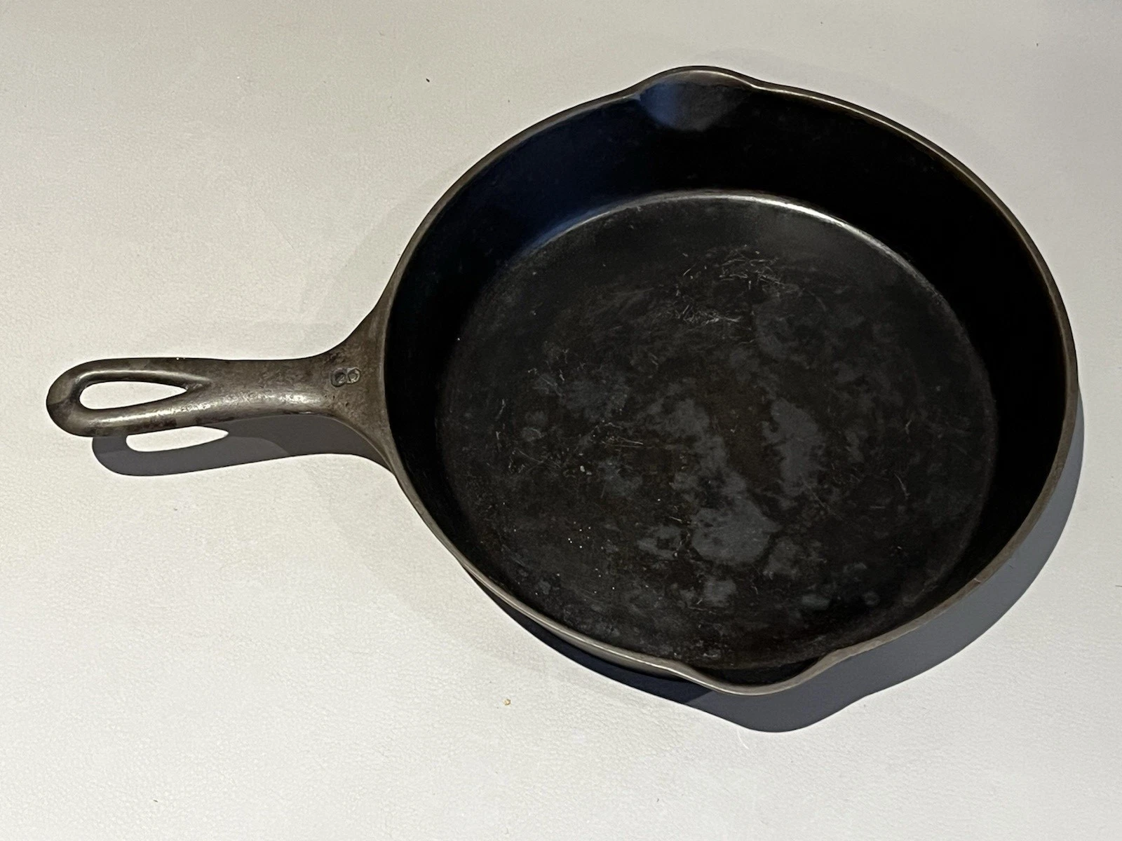 Vintage Wagner Ware Sidney 0 No. 1058 A Cast Iron No. 8 Frying Pan w/ Heat Ring
