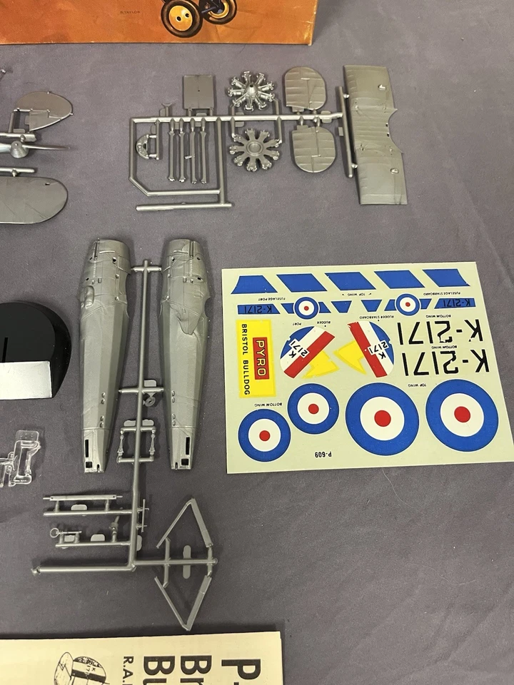 PYRO P609-100 BRISTOL BULLDOG MODELO AVIÓN Kit RAF Fighter 1:48 Completo Sin Usar Foto 4 de 4