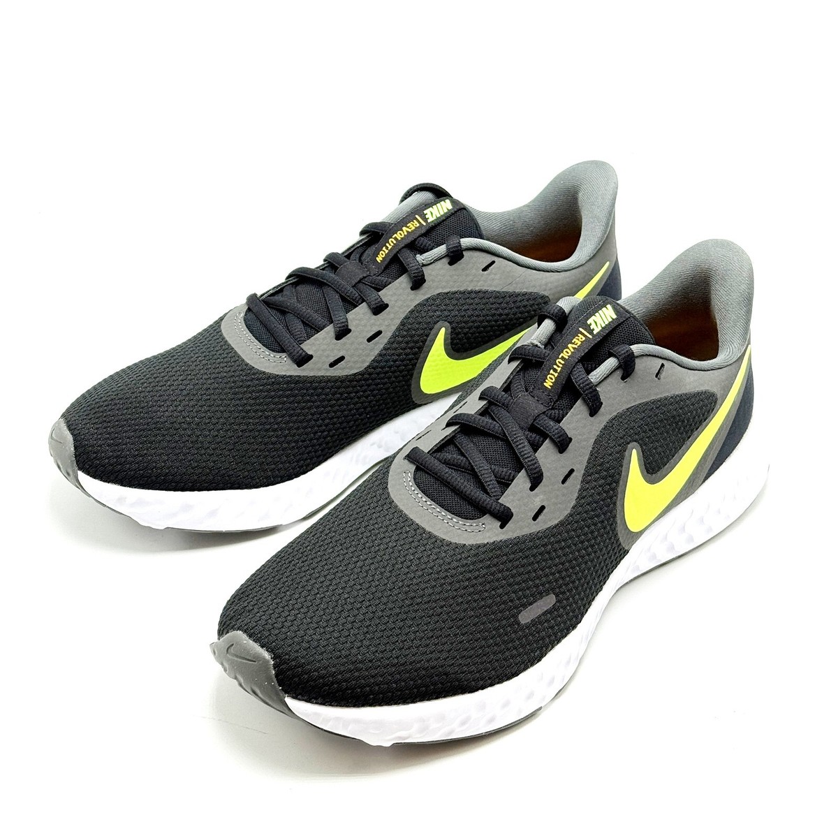 nike new revolution