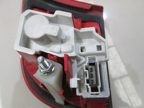GENUINE 2011 Audi A3 1.8 Tfsi Ambition 08-13 LEFT TAIL LIGHT ON BOOT 8P4945093B - Picture 3 of 10