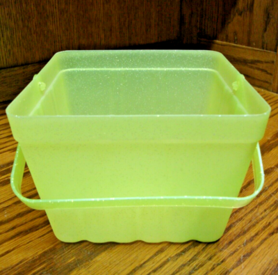 Spritz Easter Berry Square Plastic Basket w/Handle Green w