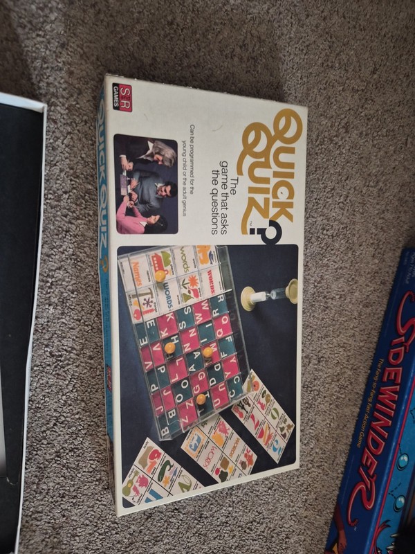 QUICK QUIZ?  BOARD GAME 1978 S & R -COMPLETE Who can write the most 
