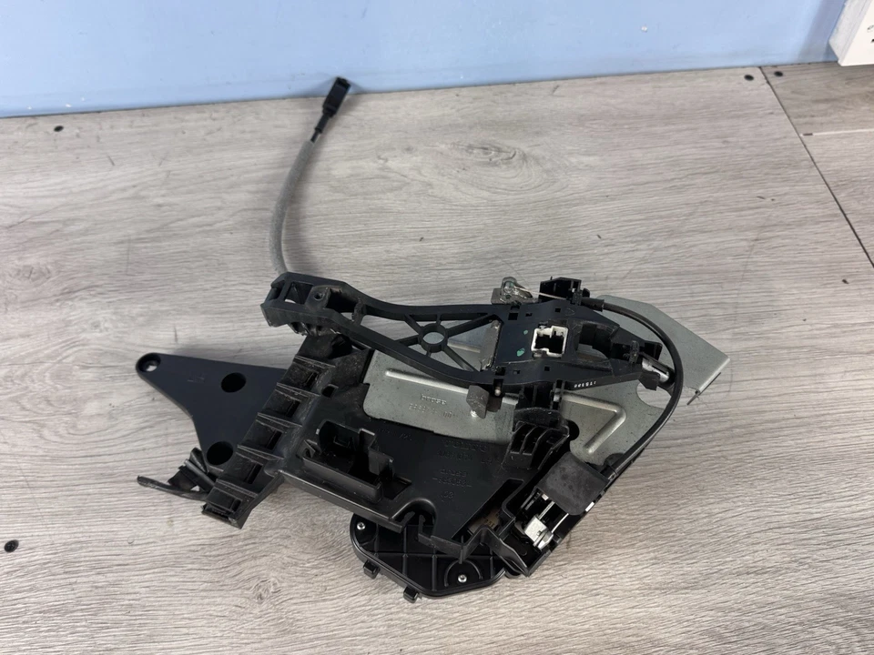 VOLVO S80/V70/CERRADURA PUERTA TRASERA/LADO CONDUCTOR IZQUIERDO 31253667/N\S\R/XC70/2009 Foto 2 de 4