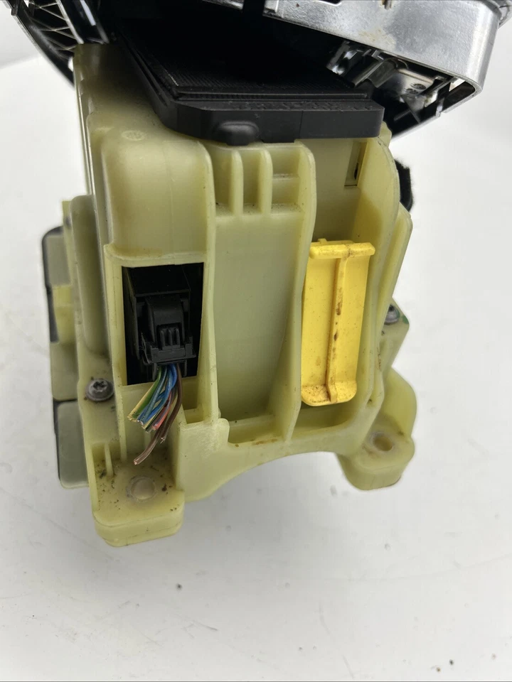 Mercedes W204 2008-2014 Gear Shifter Selector OEM 2042677524 C63 AMG C300 C350 - Image 4 of 4