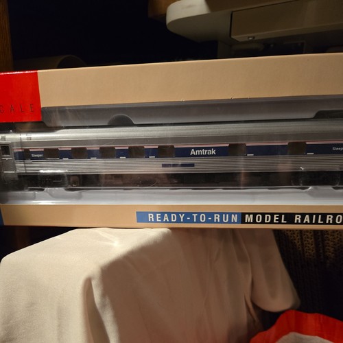 WALTHERS #932-6344 ESCALA HO 85' BUDD 10-6 DURMIENTE AMTRAK FASE 4 NUEVO EN CAJA | Zustand: New