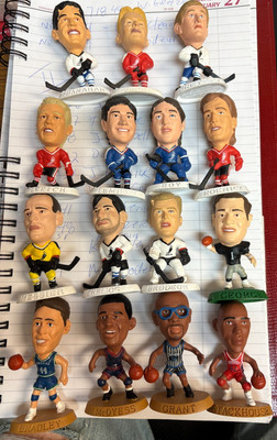 NHL, NFL, NBA Lil Sports Brats 15 Mini Figure Players Wayne Gretzky Mario Lemeui