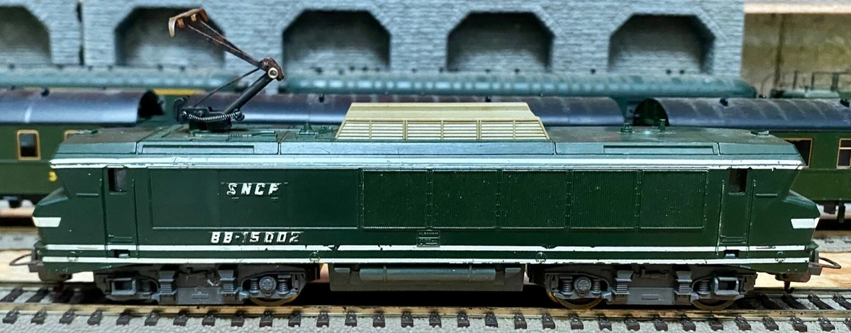 train électrique HO de marque AS vert et crème