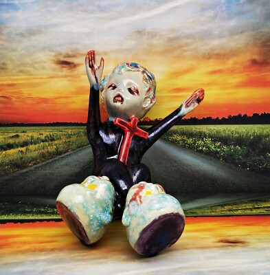 Herald Of The Skyward Wail - Original Handmade Ceramic Figurine Horror Gothic