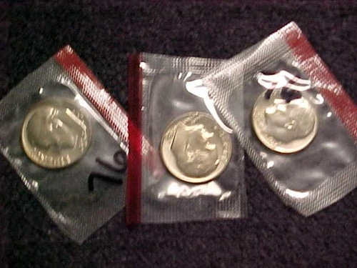 3 - 1976 D ROOSEVELT DIMES IN CELLO BU LOT