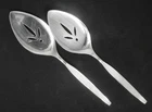 Oneida Community Silver Sands Silverplate Pie/Cake Servers set of 2. 8 3/8" Long