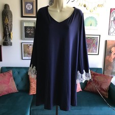 CATO size M Navy Blue Stretch Jersey White Lace Sleeve Accent Shift Dress