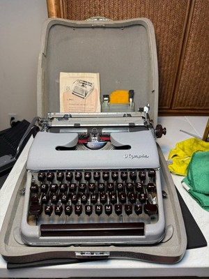 PROFESSIONALLY RESTORED OLYMPIA SM 3 PICA, NEW PLATEN, 1 YR GUAR, 1959