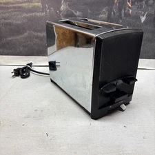 Vintage Chrome Black Proctor-Silex Toaster - Model T620B - Hamilton Beach-Works